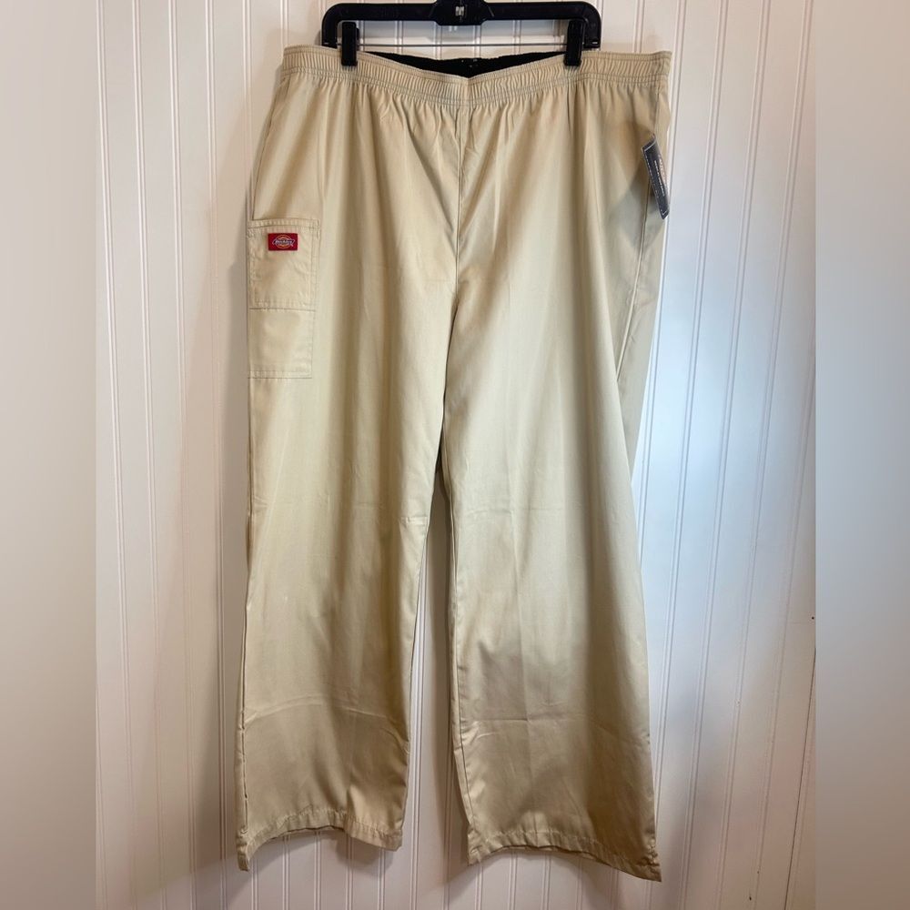 Dickies Medical Light Tan Cargo Pants for Men 2X elastic waist NEW.